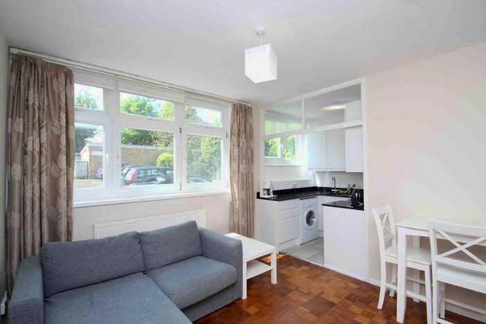Studio To Rent In Carlton Drive, London, SW15