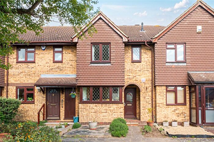 3 Bedroom Terraced House For Sale In Turners Meadow Way, Beckenham, BR3