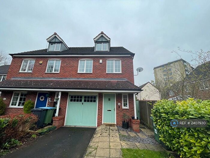 3 Bedroom Semi-Detached House To Rent In Bowling Green Drive, Smethwick, B67