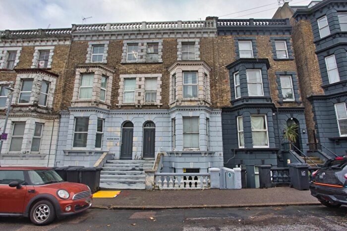2 Bedroom Flat To Rent In - Edgar Road, Margate, CT9