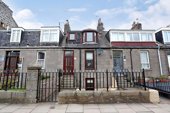 3 Bedroom Terraced House For Sale In Constitution Street, Aberdeenshire, AB24