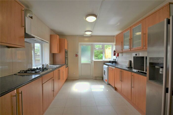 6 Bedroom Maisonette To Rent In Rossiter Road, Balham, London, SW12