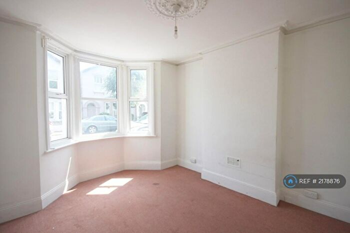 4 Bedroom Detached House To Rent In Caversham Road, Kingston Upon Thames, KT1