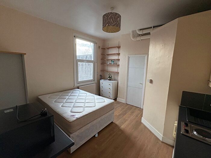 Studio To Rent In Westbere Road, West Hampstead/Kilburn, NW2
