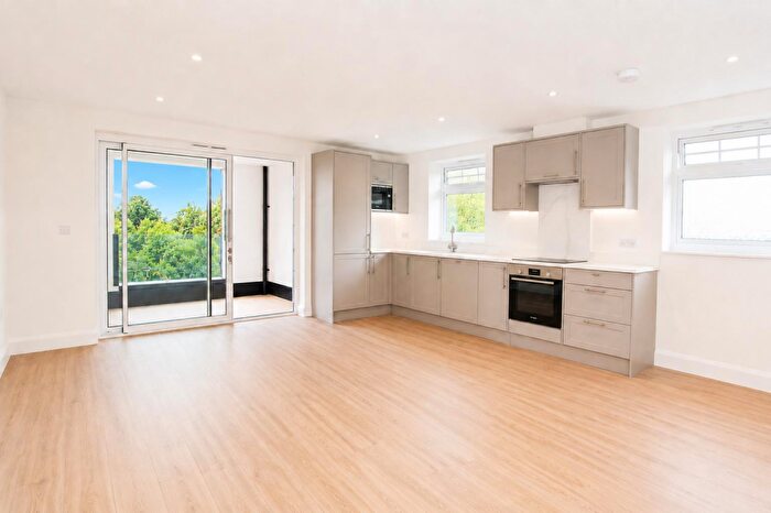 2 Bedroom Flat For Sale In Brompton House, Brambledown Road, Sanderstead, CR2