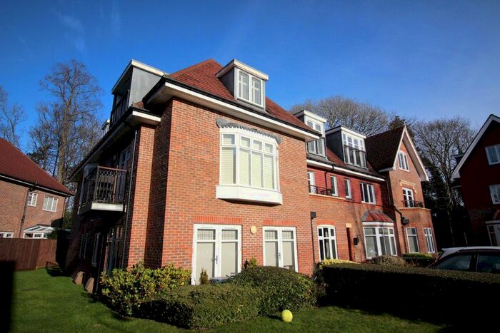 2 Bedroom Flat To Rent In Harmonia Court, Nascot Wood Road, Watford, WD17