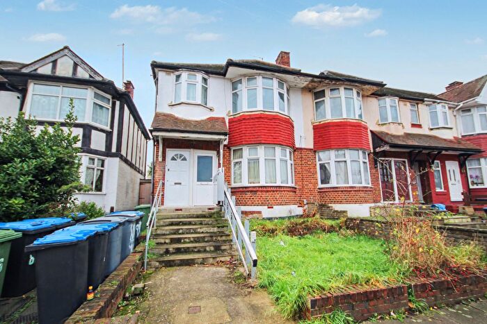2 Bedroom Maisonette For Sale In Heather Park Drive, Wembley, Middlesex, HA0