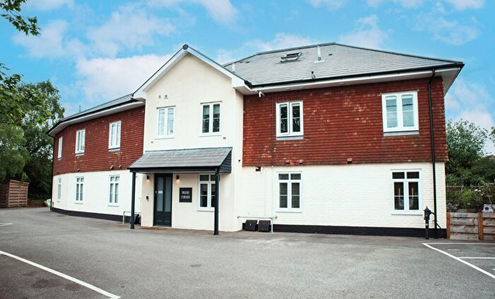 1 Bedroom Apartment For Sale In Dunleys Hill, North Warnborough, RG29