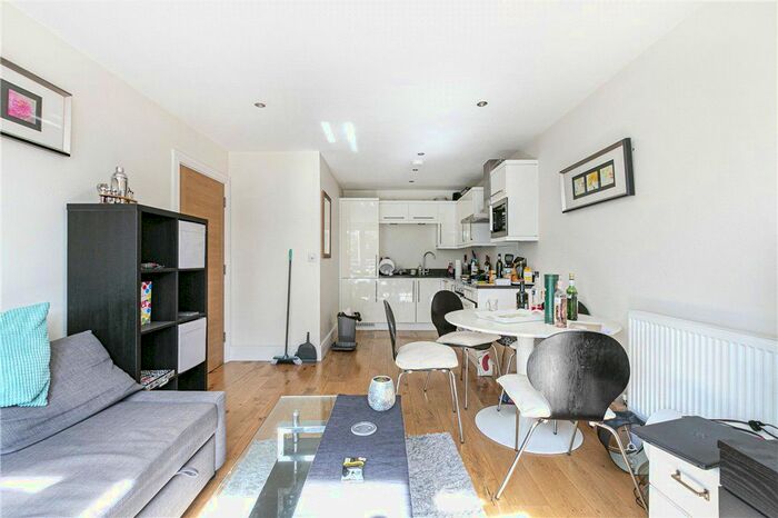 2 Bedroom Flat To Rent In Chiswick High Road, London, W4