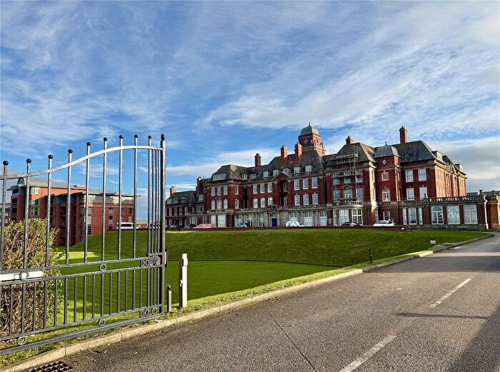 2 Bedroom Flat For Sale In Queens Promenade, Bispham, Blackpool, Lancashire, FY2