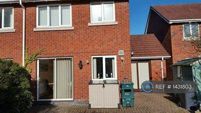 4 Bedroom Semi-Detached House To Rent In Gwynt Y Mor, Conwy, LL32