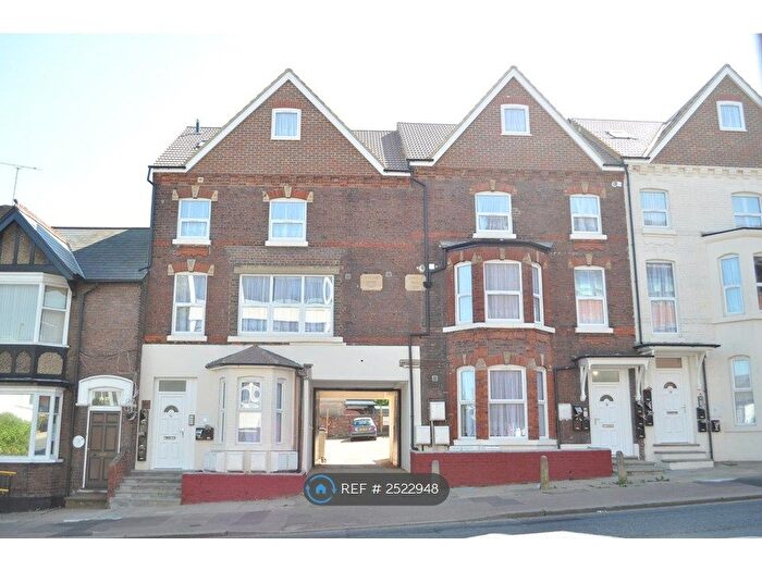 2 Bedroom Flat To Rent In Cardiff Road, Luton, LU1