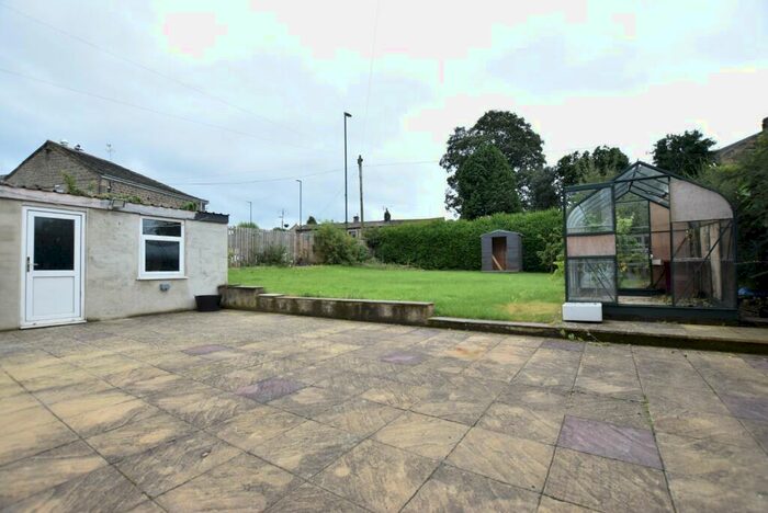 4 Bedroom Semi-Detached House To Rent In Mill Croft Estate, Pool In Wharfedale, Otley, West Yorkshire, LS21