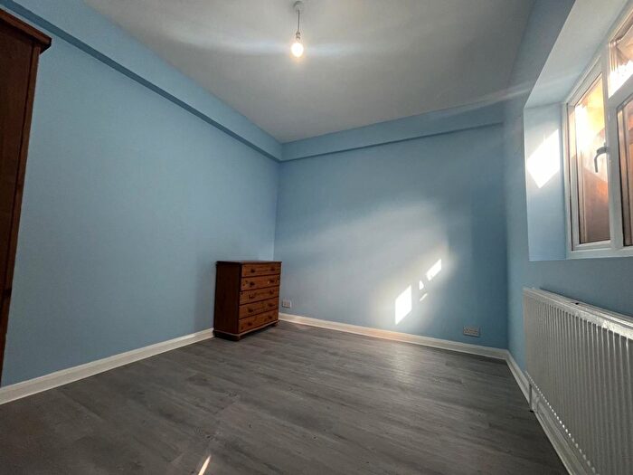 1 Bedroom Flat To Rent In Kingsbridge Crescent, Southall, Greater London, UB1