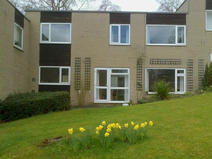 3 Bedroom Terraced House To Rent In Park Edge Close, Roundhay, Leeds, LS8