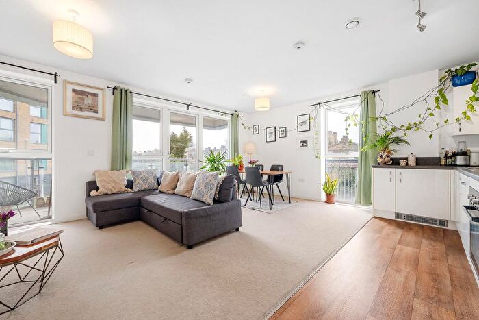 2 Bedroom Flat For Sale In Loughborough Park, SW9