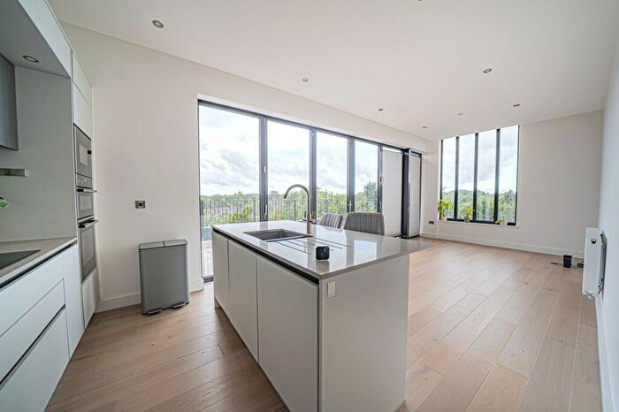 2 Bedroom Apartment For Sale In Streetsbrook Road, Broadoaks, B91