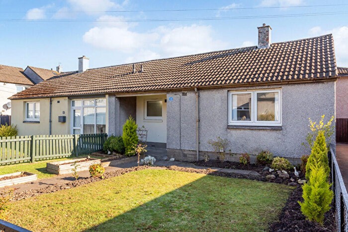 1 Bedroom Semi-Detached Bungalow For Sale In Northfield Cottages, West Calder, EH55