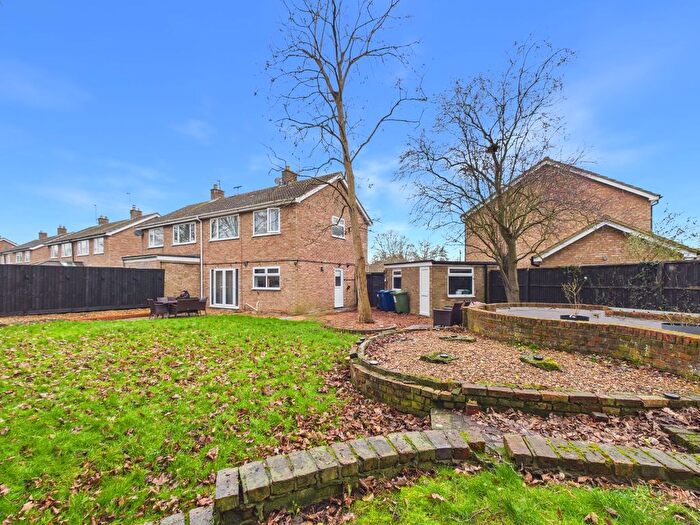 3 Bedroom Semi-detached House For Sale In Park Way, Offord Cluny, St Neots., PE19