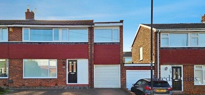 4 Bedroom Semi Detached House For Sale In Dundee Close, Newcastle Upon Tyne, Tyne And Wear, NE5