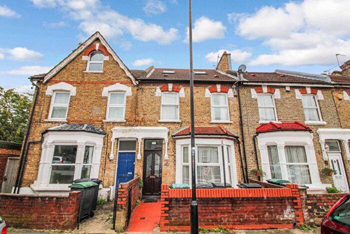 6 Bedroom Terraced House To Rent In Cheshire Road, London, N22