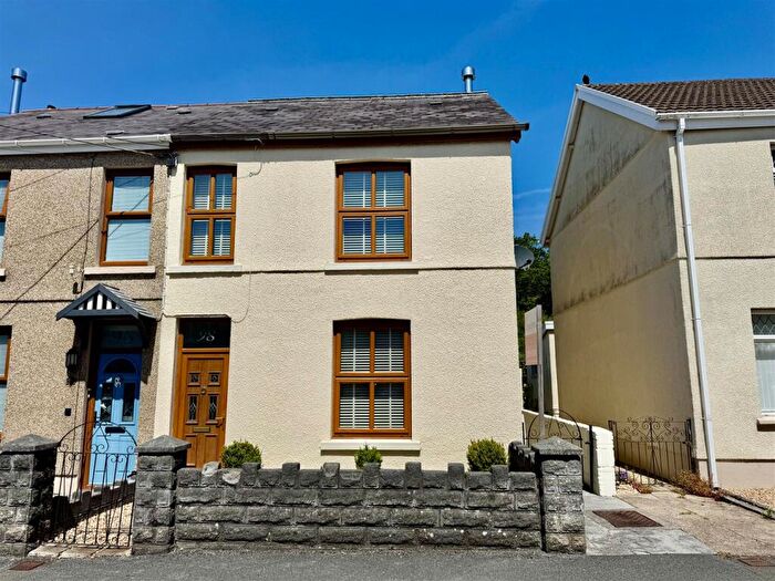 3 Bedroom Semi-Detached House For Sale In Margaret Street, Ammanford, SA18