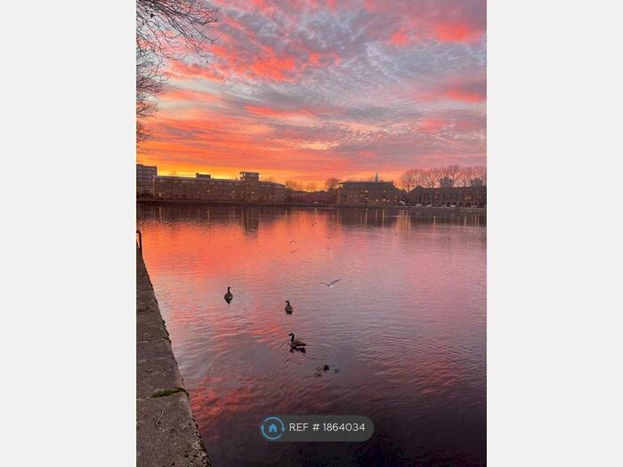 Studio To Rent In Rope Street, London, SE16