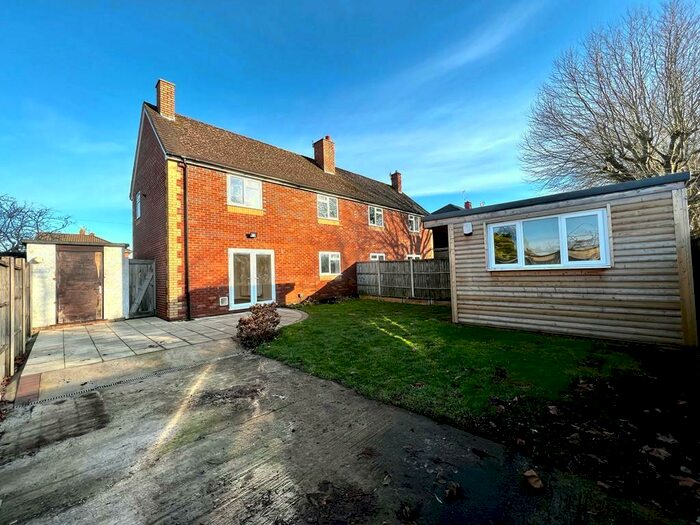 3 Bedroom House To Rent In Loxton Square, Bristol, BS14