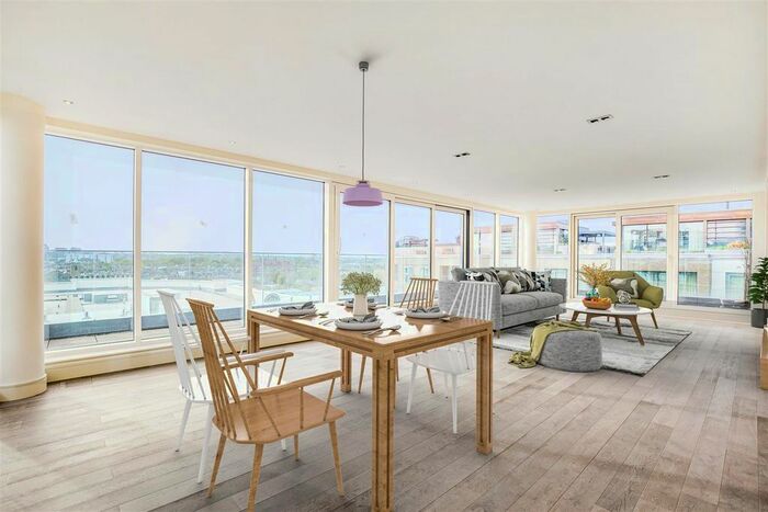 3 Bedroom Flat For Sale In Compass House, Park Street, Chelsea Creek, Fulham, SW6