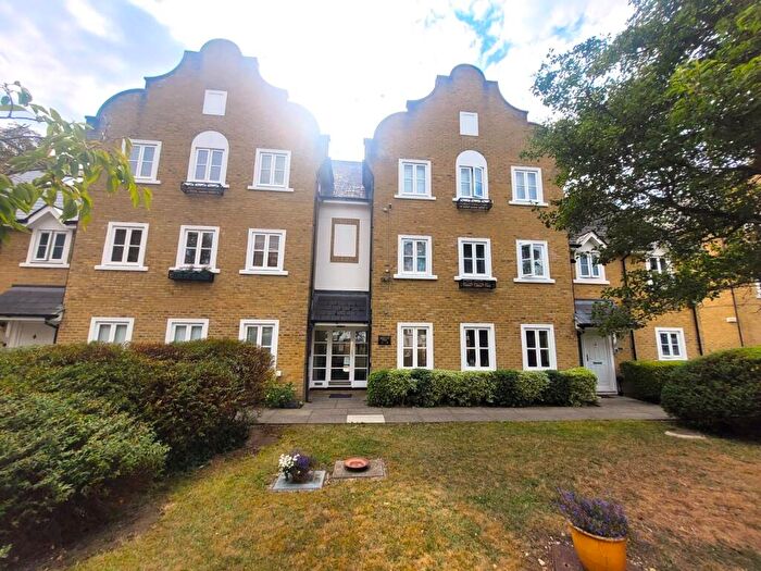 2 Bedroom Apartment To Rent In Upton Park, Slough, SL1