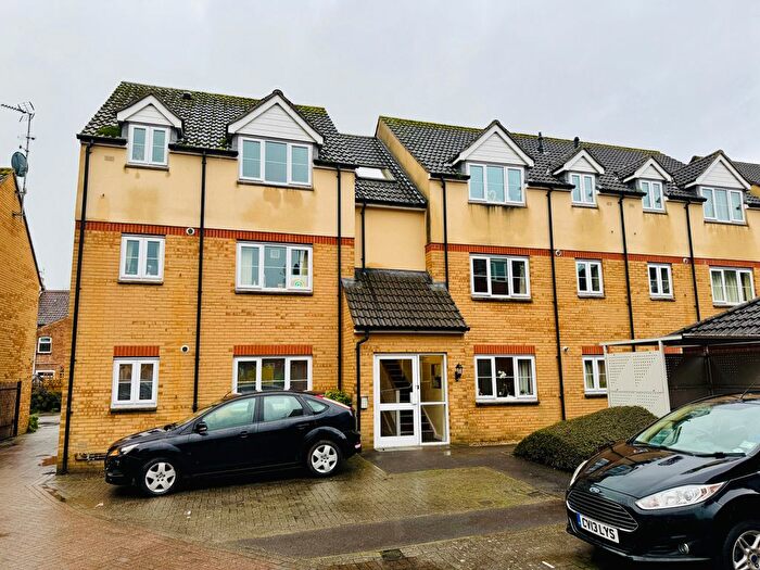 2 Bedroom Flat To Rent In Pollards Way, Taunton, TA1