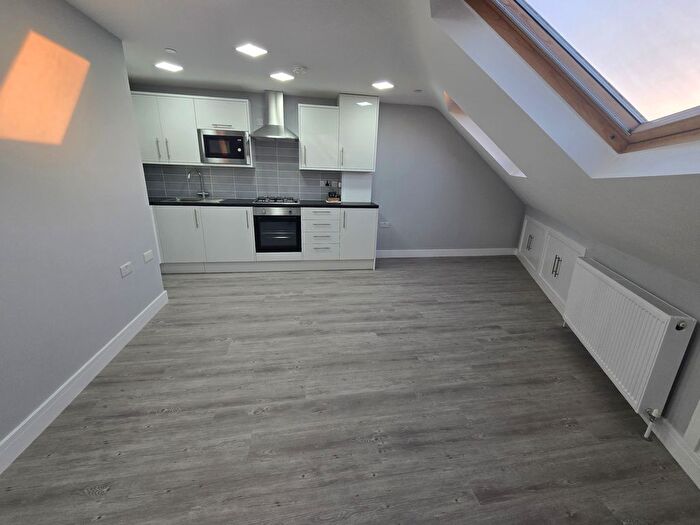 2 Bedroom Flat To Rent In Durnsford Road, Southfields, South West London, SW19