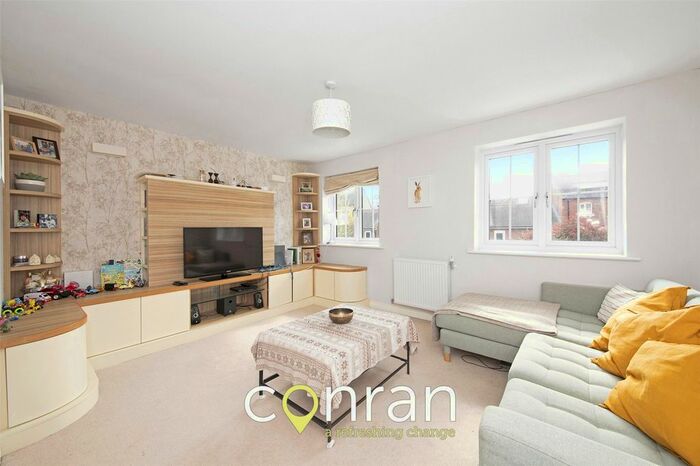 4 Bedroom Terraced House To Rent In Ravens Dene, Chislehurst, BR7