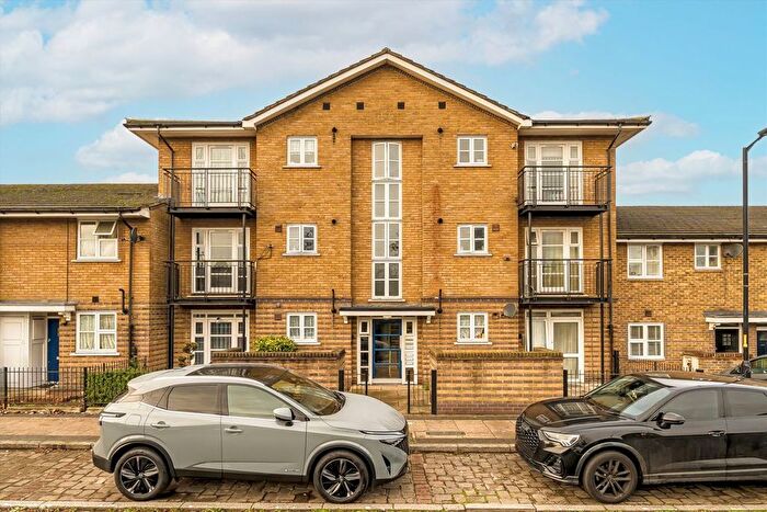 1 Bedroom Flat To Rent In Sumner Road, Peckham, SE15