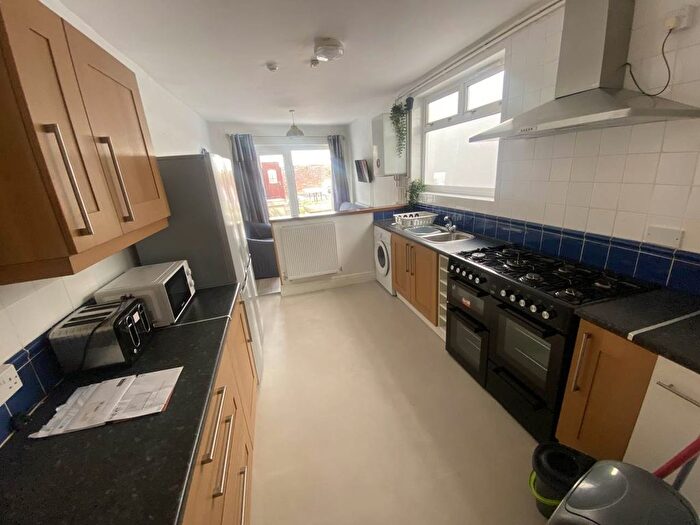 6 Bedroom Property To Rent In St. Albans Road, Brynmill, Swansea, SA2