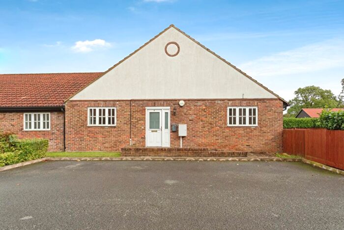 4 Bedroom Semi-Detached House For Sale In Warren Road, Little Horwood, Milton Keynes, Buckinghamshire, MK17