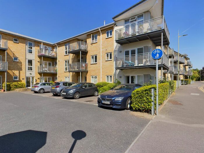 2 Bedroom Flat To Rent In Isis House, Bridge Wharf, Chertsey, Surrey, KT16