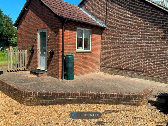 1 Bedroom Flat To Rent In Brewers Lane, Winchester, SO21