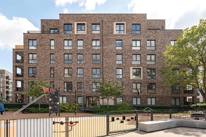 1 Bedroom Flat For Sale In Troubridge Square, Walthamstow, E17