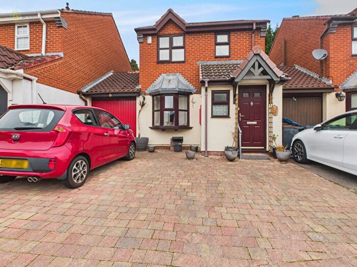 3 Bedroom Link Detached House For Sale In Galton Close, Erdington, B24