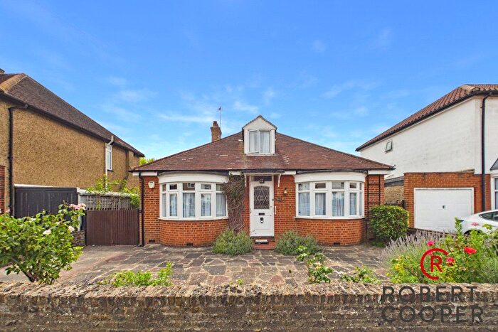 3 Bedroom Bungalow For Sale In Acacia Avenue, Eastcote, HA4