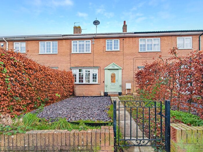 3 Bedroom Terraced House For Sale In Camp Mount, Pontefract, WF8