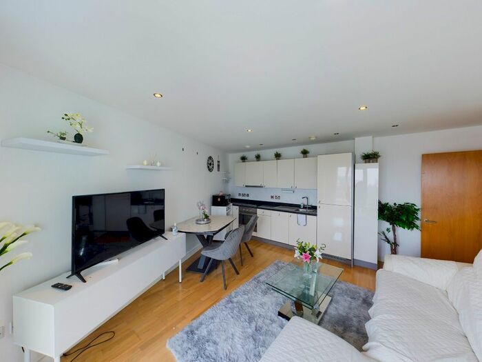 2 Bedroom Flat To Rent In Princes Parade, City Centre, Liverpool, L3