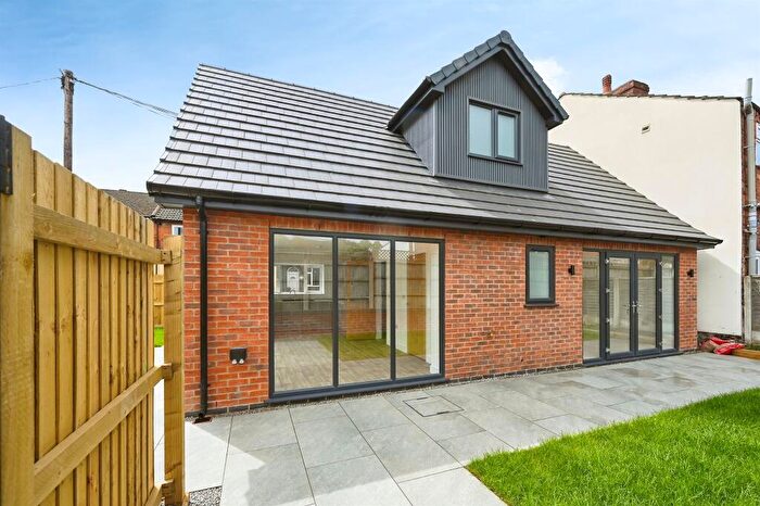 2 Bedroom Detached House For Sale In Derby Road, Ripley, DE5