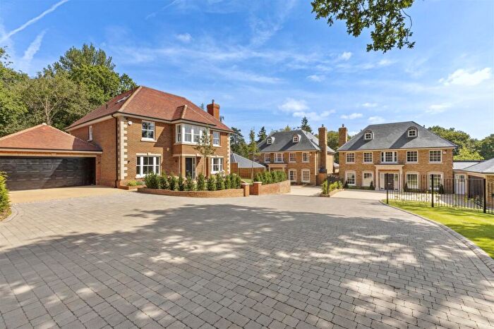 5 Bedroom Detached House For Sale In South Park Drive, Gerrards Cross, SL9