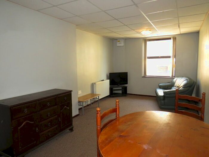 1 Bedroom Flat To Rent In Bull Close Lane, Halifax, HX1