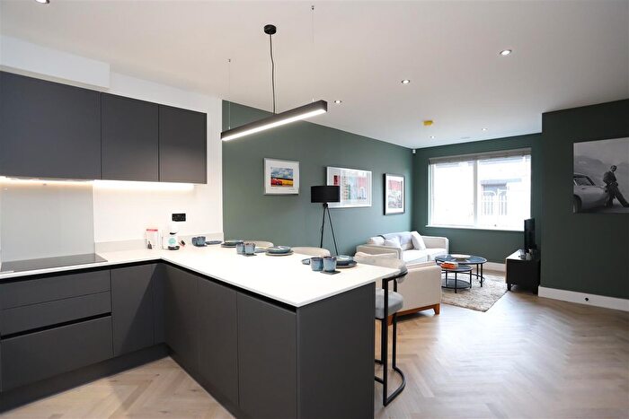 3 Bedroom Town House For Sale In Ardwick Green, Manchester, M12