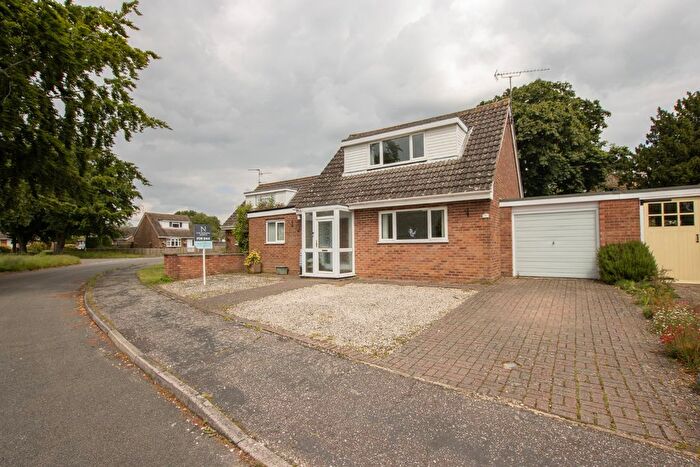 3 Bedroom Chalet For Sale In Peakhall Road, Tittleshall, King's Lynn, PE32