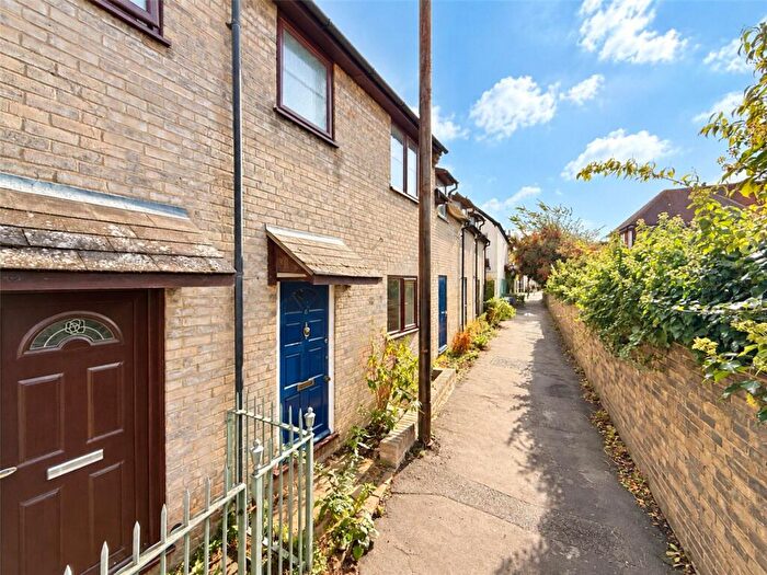 2 Bedroom Terraced House For Sale In Orchard Street, Cambridge, CB1