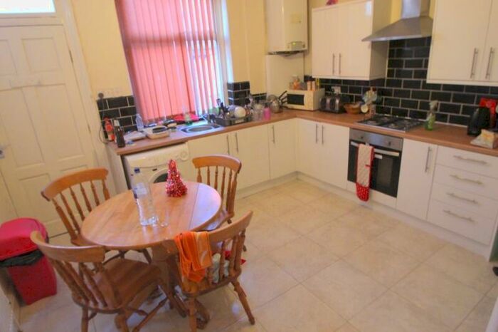 4 Bedroom Terraced House To Rent In Royal Park Road, Hyde Park, Leeds, LS6